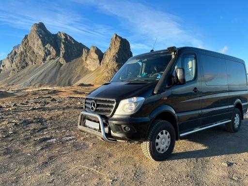 Luxury vehicle Iceland personalized tour